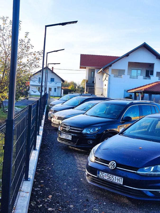 Hotel Paula&Matej Airport Zagreb Selnica Scitarjevska Exterior foto